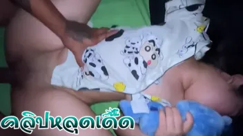 ไทยเย็ดไทย แตกใส่หี เย็ดสด เย็ดคาชุดนอน หีไทย